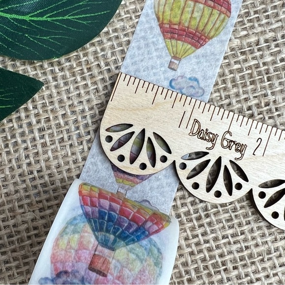 Hot Air Balloon Festival, Rainbow Designed Balloons, 30mm Washi Tape, 1 Roll - Picture 4 of 13
